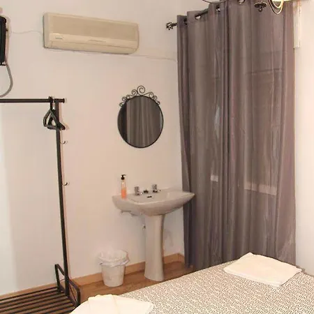 \u00bfcu\u00e1les Son Los Mejores Hoteles Cerca De Catedral De Ja\u00e9n? Pensión